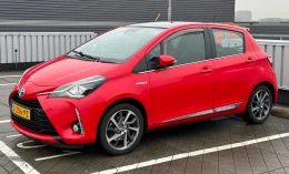 Toyota Yaris 2017 Hybrid Electric/Gasoline Automatic