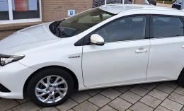 Toyota Auris 2016 Hybrid Electric/Gasoline Automatic