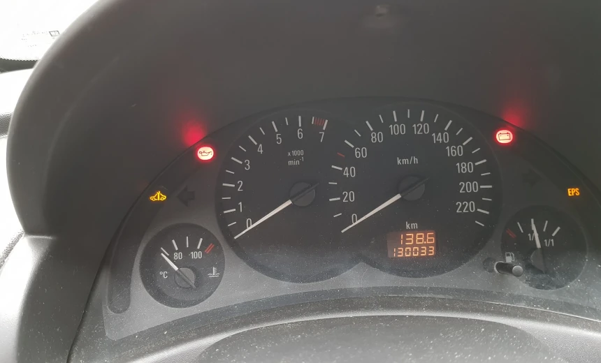 Opel Corsa 2001 Gasoline Manual Image 2