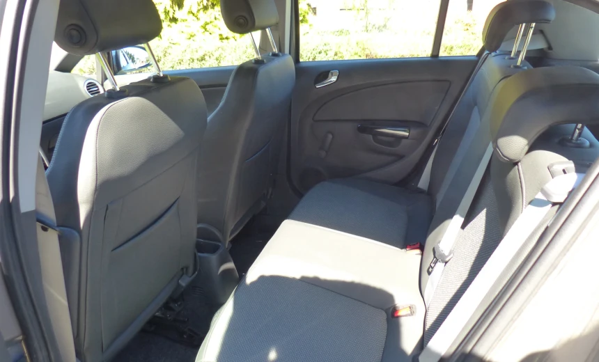 Opel Corsa 2010 Gasoline Automatic Image 5