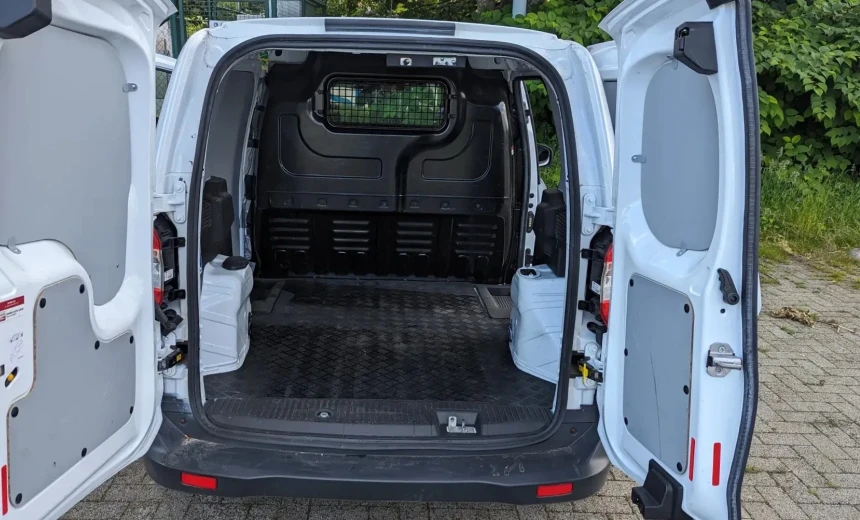 Ford Transit Courier 2019 Diesel Manual Image 9
