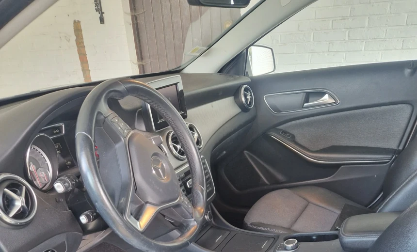 Mercedes-Benz GLA 200 2015 Diesel Automatic Image 3
