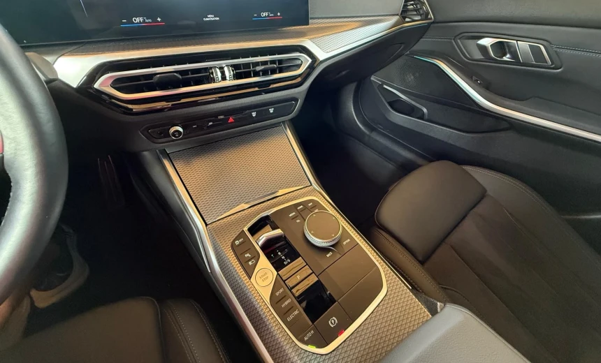 BMW 330 2023 Hybrid Electric/Gasoline Automatic Image 12