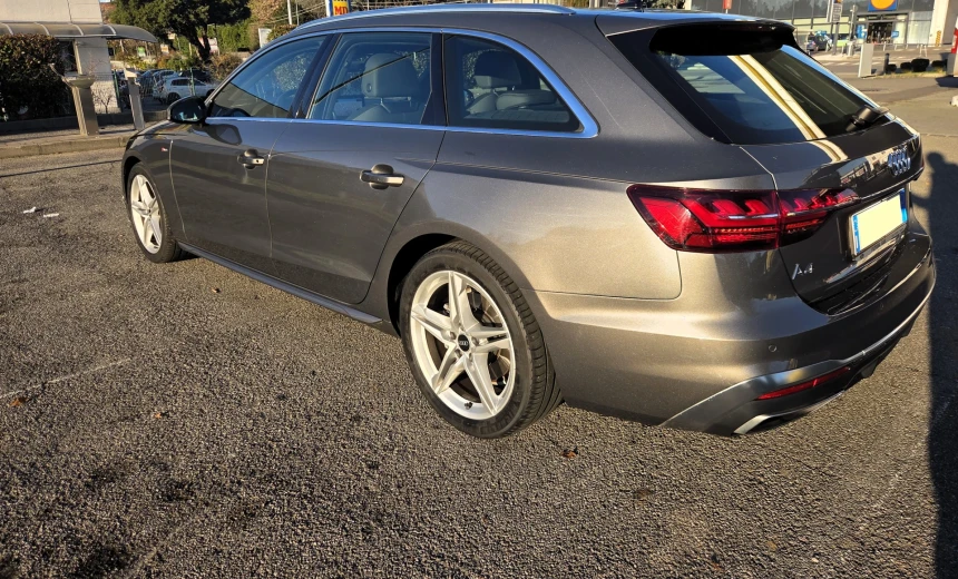 Audi A4 2021 Hybrid Electric/Diesel Automatic Image 3