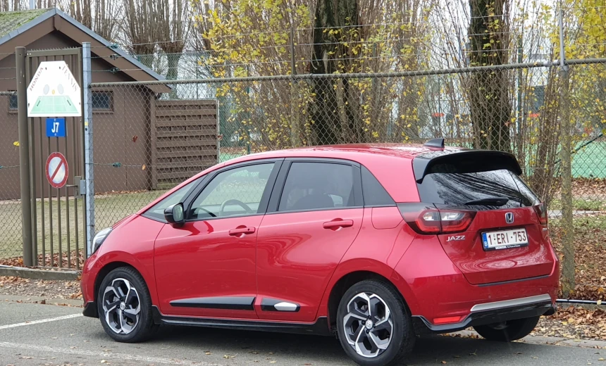 Honda Jazz 2022 Hybrid Electric/Gasoline Automatic Image 1