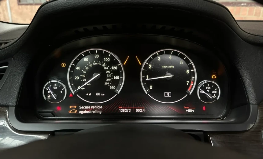 BMW 750 2010 Gasoline Automatic Image 3