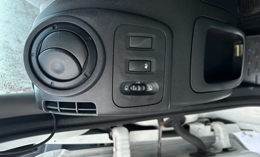 Renault Master 2016 Diesel Manual Image 4