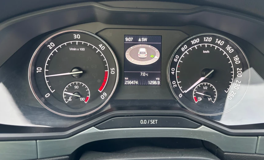 Skoda Superb 2016 Diesel Manual Image 8