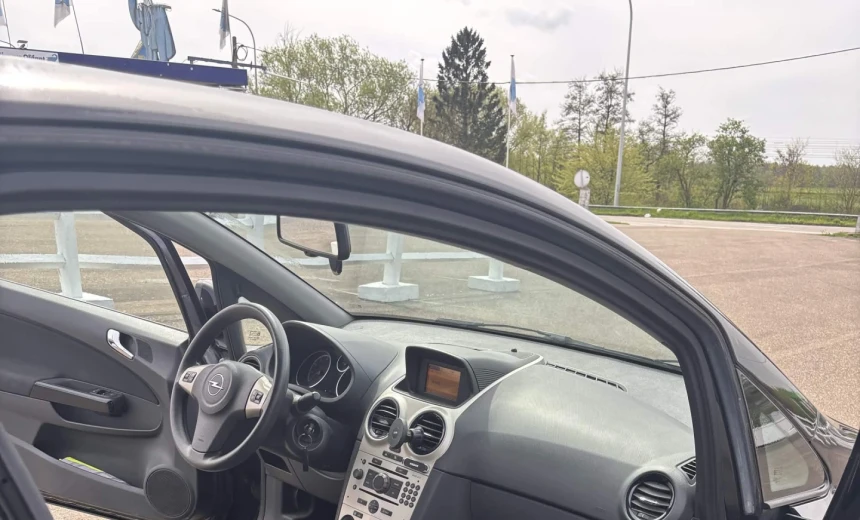 Opel Corsa 2008 Gasoline Manual Image 6