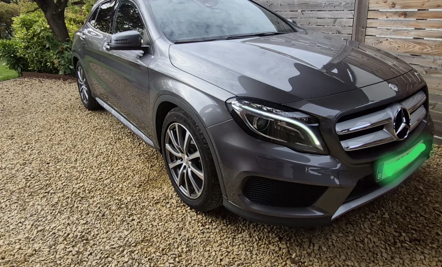 Mercedes-Benz GLA 200 2015 Diesel Manual Image 4