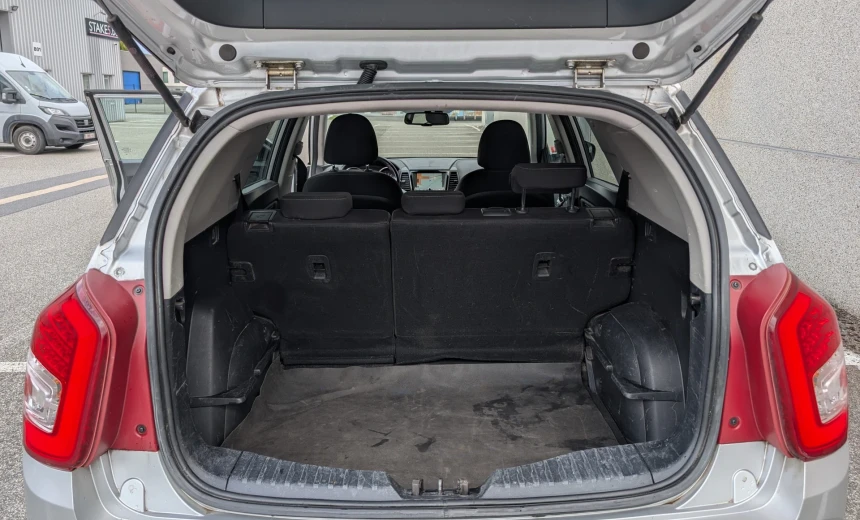 SsangYong XLV 2017 Diesel Manual Image 16