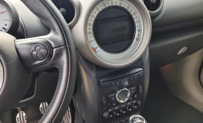 MINI Cooper Countryman 2012 Diesel Manual Image 6