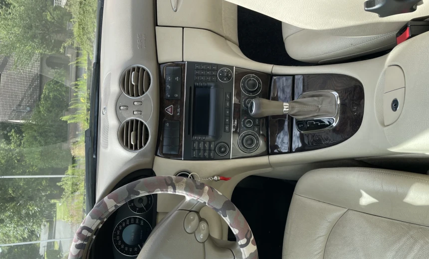 Mercedes-Benz CLK 220 2005 Diesel Automatic Image 7