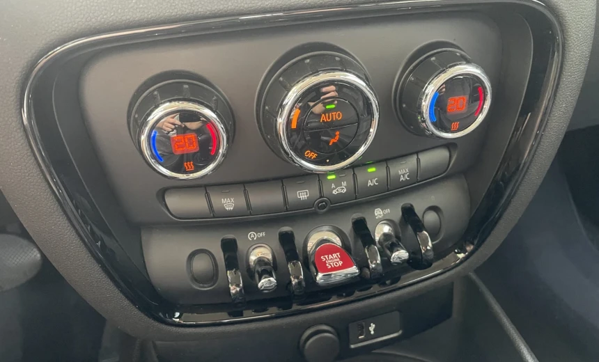 MINI One Clubman 2018 Gasoline Automatic Image 6