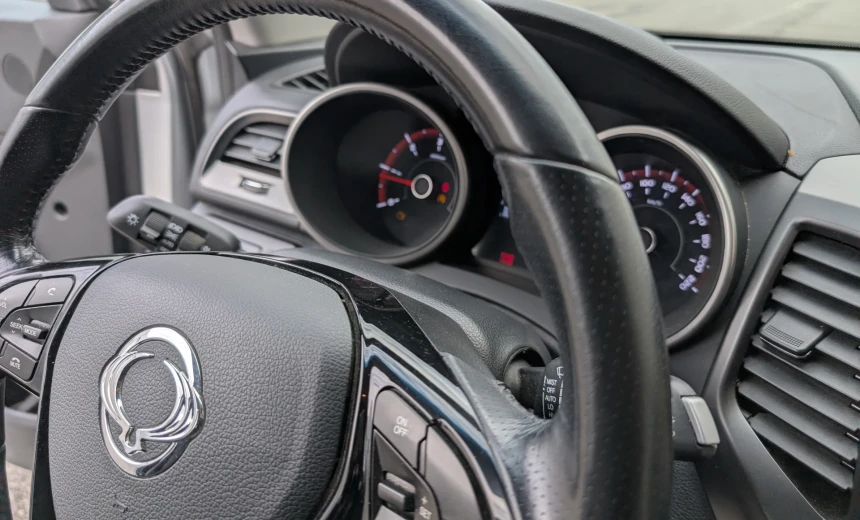 SsangYong XLV 2017 Diesel Manual Image 8