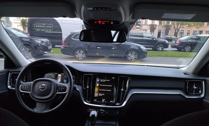 Volvo V60 2020 Diesel Manual Image 8