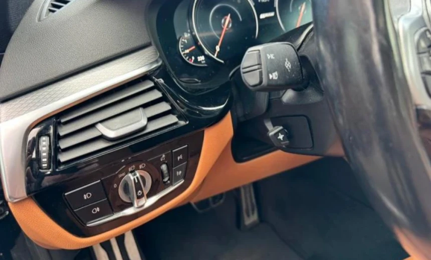 BMW 530 2018 Hybrid Electric/Gasoline Automatic Image 4