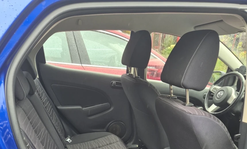 Mazda 2 2008 Gasoline Manual Image 6