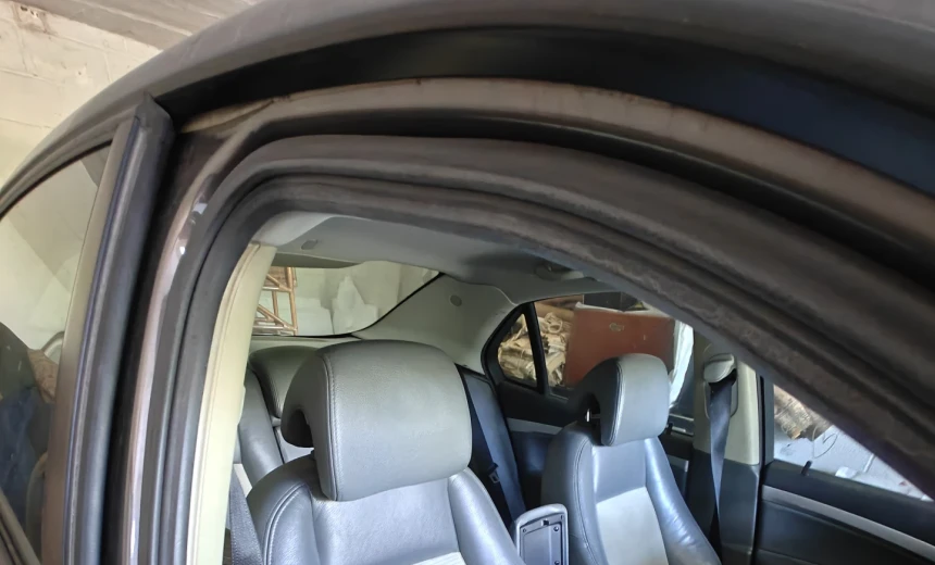 Saab 93 2004 Diesel Manual Image 8