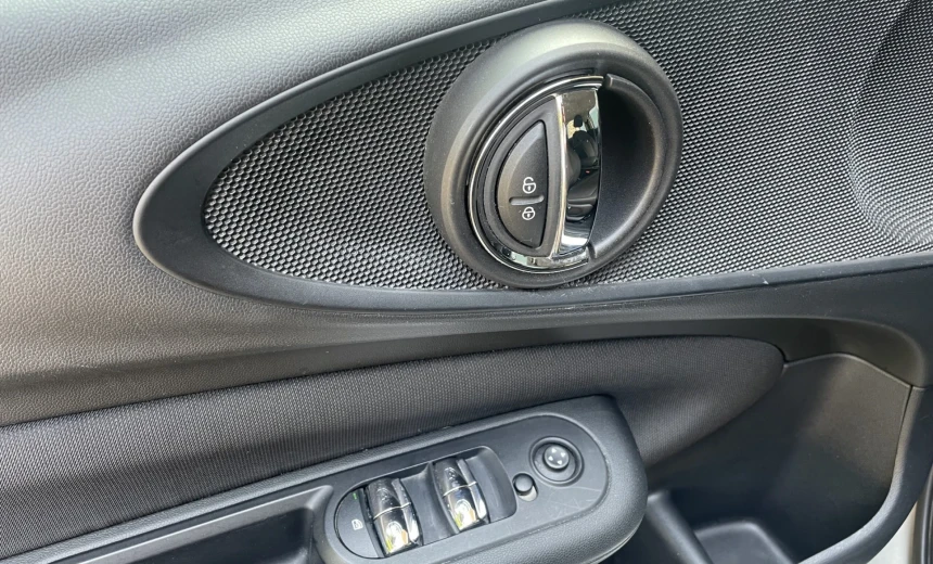 MINI One Clubman 2018 Gasoline Automatic Image 8