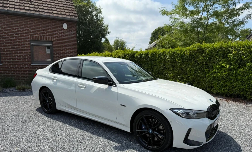 BMW 330 2023 Hybrid Electric/Gasoline Automatic Image 0