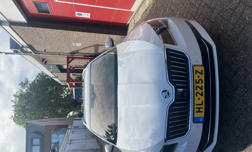Skoda Superb 2015 Gasoline Automatic Image 0
