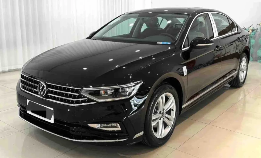 Volkswagen Passat 2025 Gasoline Automatic Image 0
