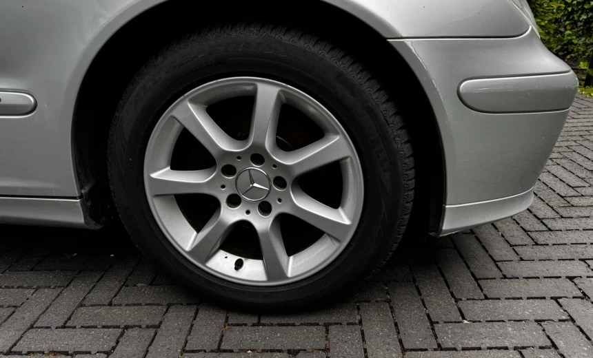 Mercedes-Benz C 200 2004 Diesel Manual Image 9