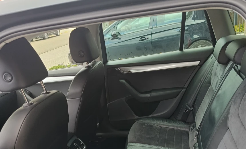 Skoda Octavia 2017 Gasoline Automatic Image 15