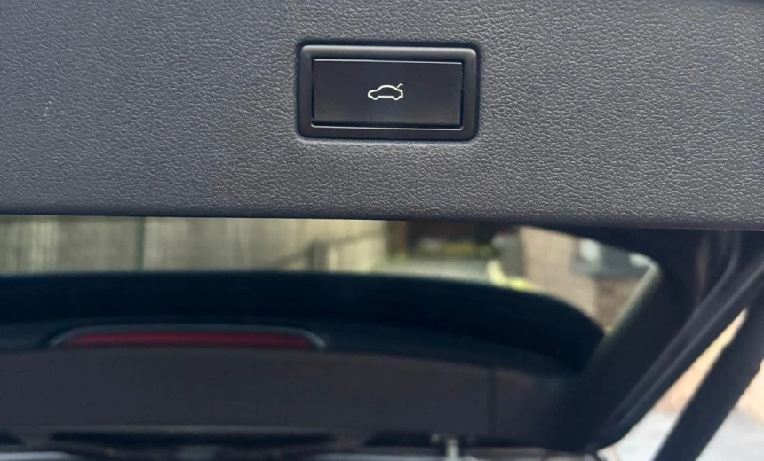 Volkswagen Tiguan Allspace 2001 Gasoline Automatic Image 19