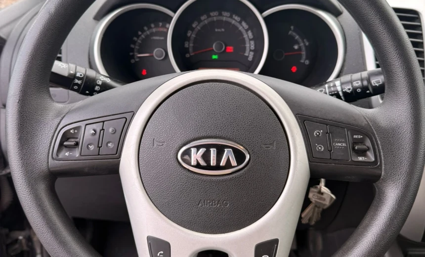 Kia Venga 2010 Gasoline Manual Image 7