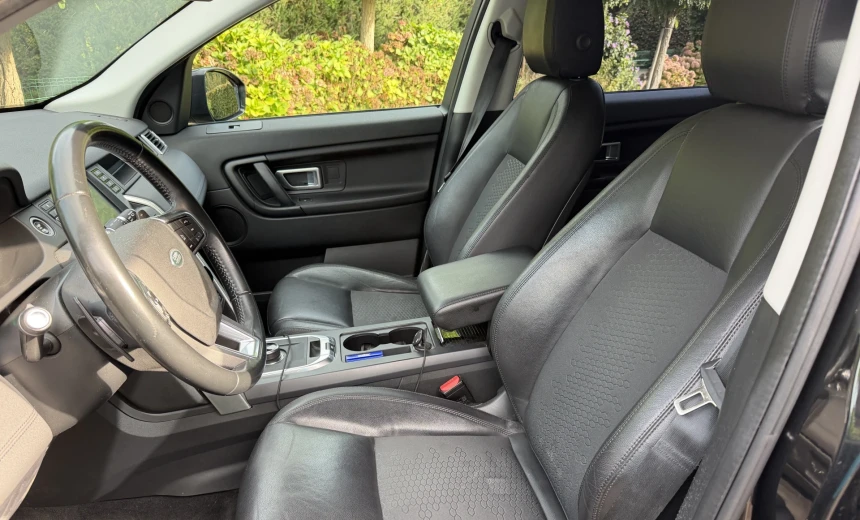 Land Rover Discovery Sport 2017 Diesel Automatic Image 3