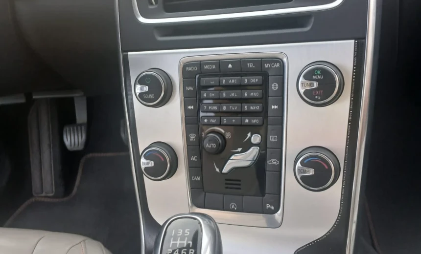 Volvo V60 2016 Diesel Manual Image 7