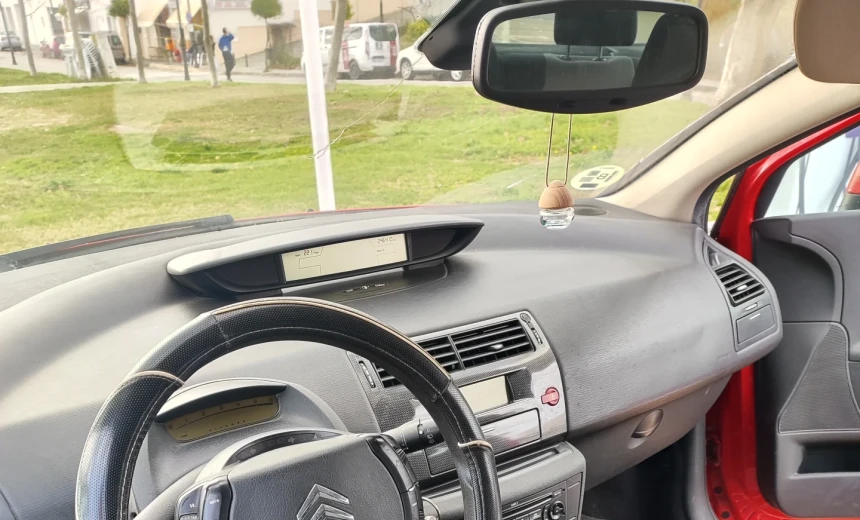 Citroen C4 2008 Diesel Manual Image 4