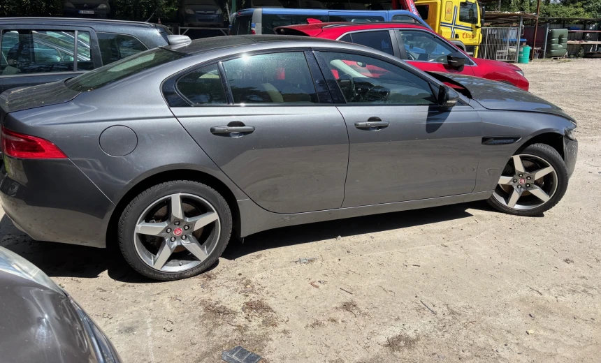 Jaguar XE 2018 Gasoline Automatic Image 1