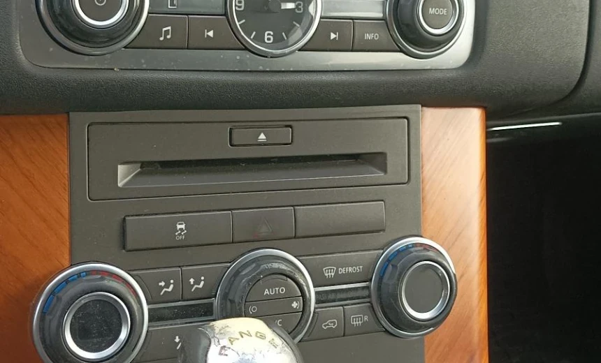 Land Rover Range Rover Sport 2012 Diesel Automatic Image 10