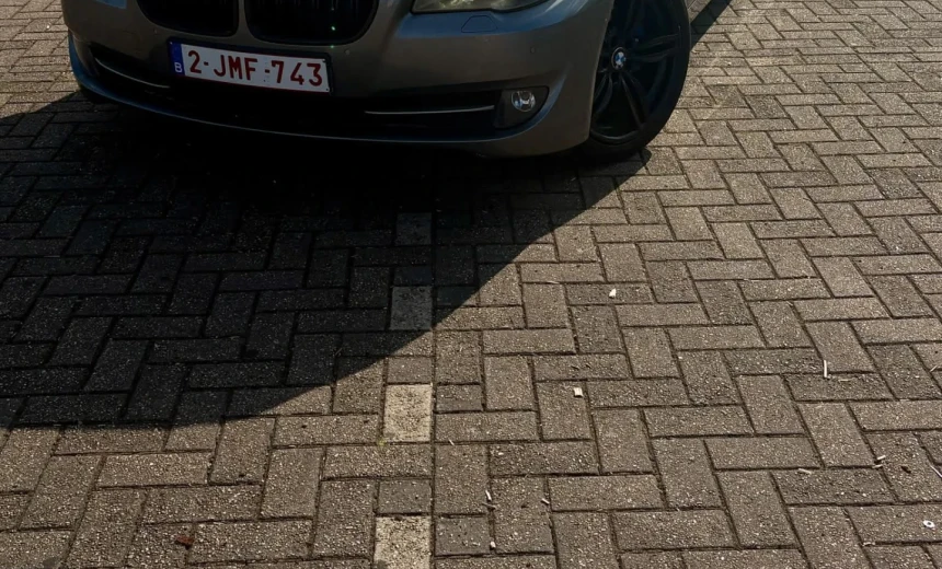 BMW 523 2011 Gasoline Automatic Image 10
