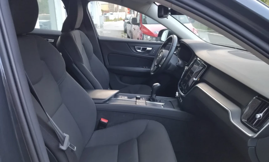 Volvo V60 2020 Diesel Manual Image 9