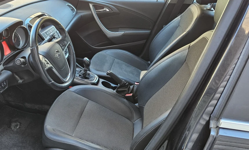 Opel Astra 2013 Diesel Manual Image 14