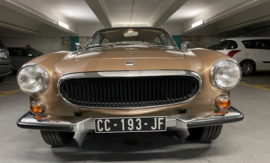 Volvo P1800 1972 Gasoline Manual Image 2