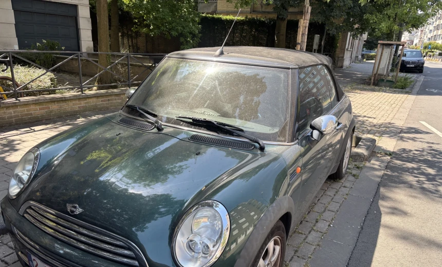 MINI One Cabrio 2007 Gasoline Manual Image 9