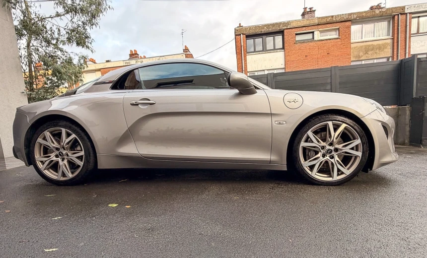 Alpine A110 2020 Gasoline Automatic Image 2