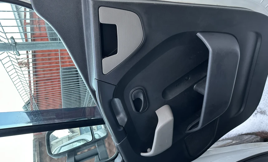 Renault Master 2016 Diesel Manual Image 12