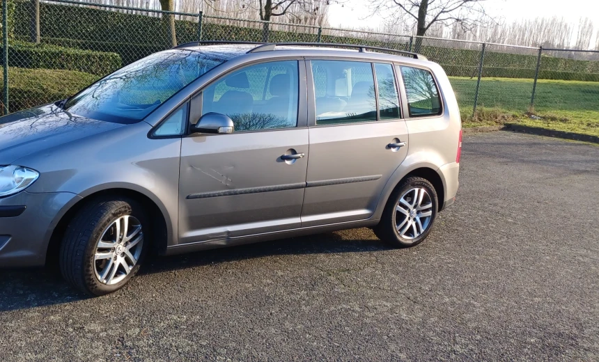 Volkswagen Touran 2009 Diesel Manual Image 1