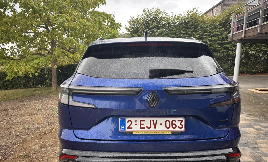 Renault Alpine A310 2023 Hybrid Electric/Gasoline Automatic Image 3