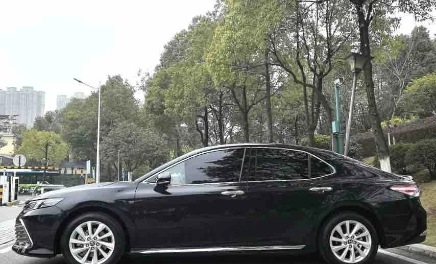 Toyota Camry 2023 Gasoline Automatic Image 4