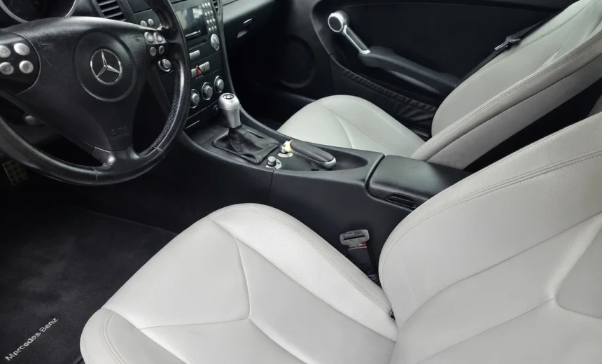 Mercedes-Benz SLK 200 2006 Gasoline Manual Image 3