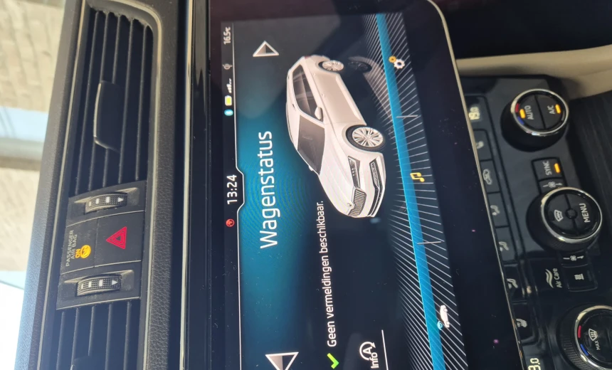 Skoda Superb 2019 Gasoline Automatic Image 13