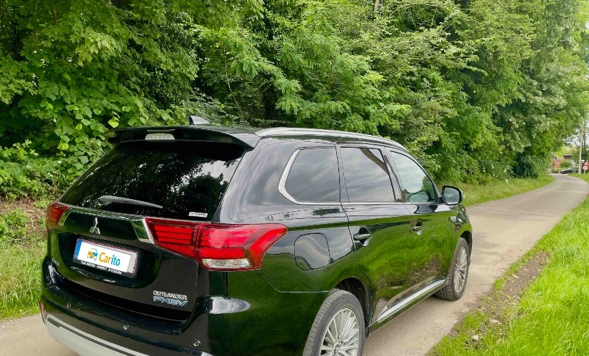 Mitsubishi Outlander 2019 Hybrid Electric/Gasoline Automatic Image 4