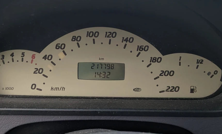 Mercedes-Benz A 160 2002 Gasoline Manual Image 6